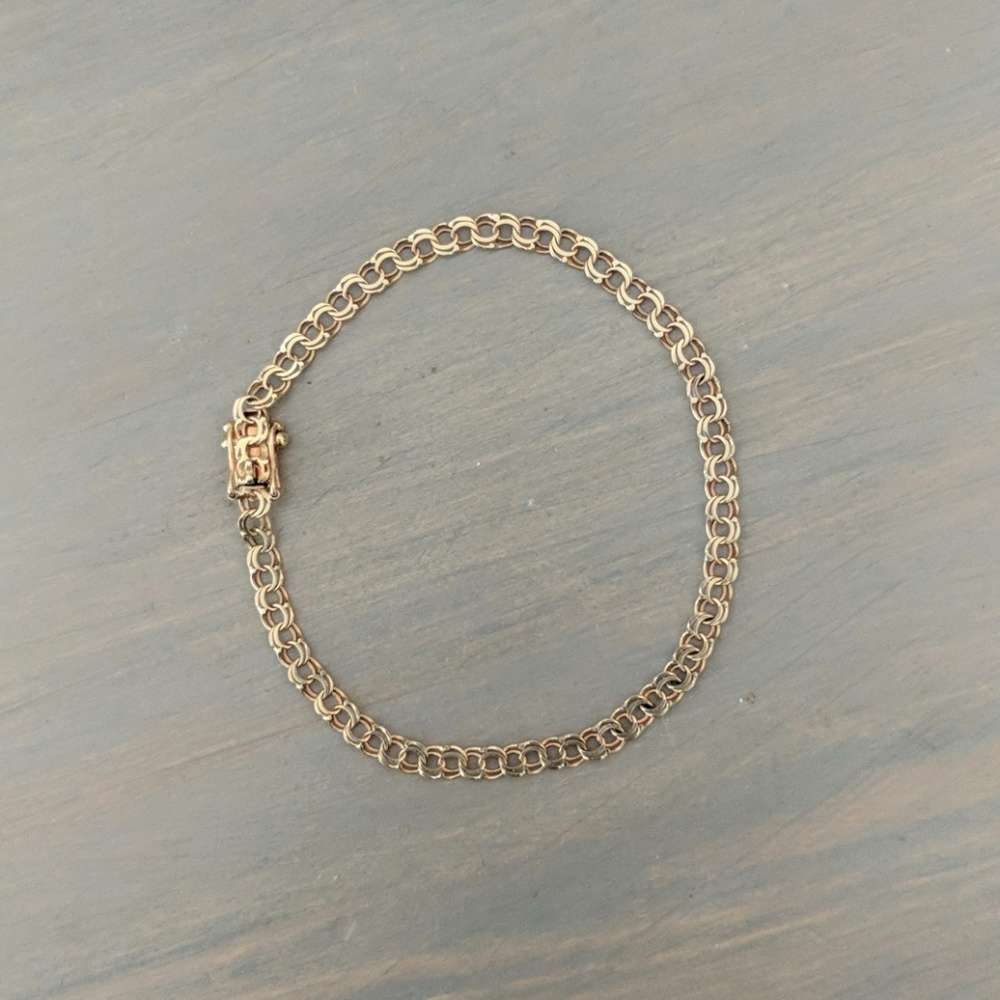 Gold bracelet chain